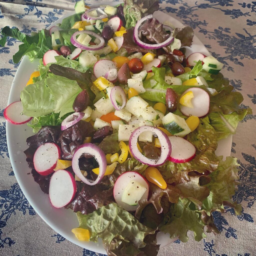 It’s salad season! Our gardens are full of lettuce, spinach, herbs, radish, onions and other yummies. When making a big salad try arranging it on a big platter, it makes a beautiful statement. #yumsofresh #salad #gardenveggies #oregonbounty